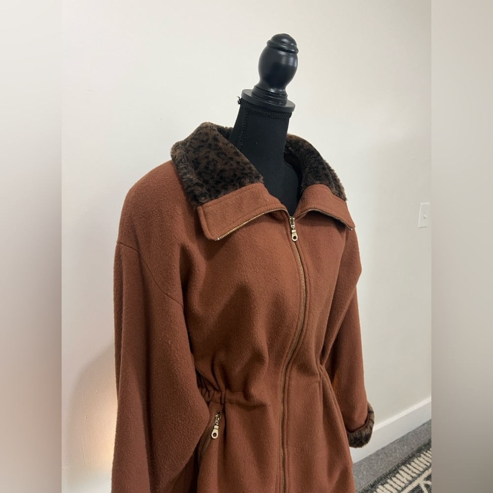 Vintage Wool Women's Jacket with Faux Leopard Fur Trim - Picture 1 of 6